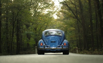 Volkswagen Beetle прощается с фанатами после 80 лет на конвейере
