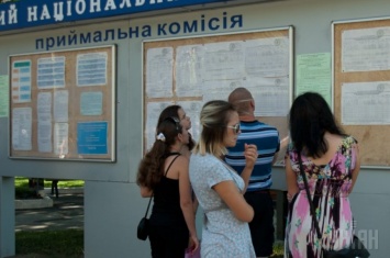 В Украине стартовал прием заявлений в вузы