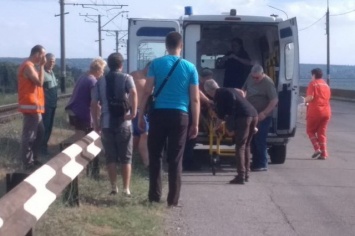 В Каменском на плотине Среднеднепровской ГЭС электровоз сбил женщину