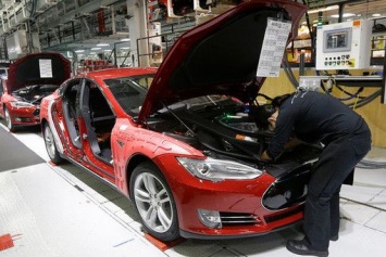 Бывшие сотрудники Tesla жалуются на незаконные увольнения