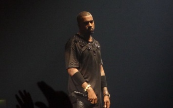 Кроссовки превратили рэпера Kanye West с должника в мультимиллионера