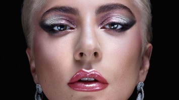Леди Гага показала себя без фотошопа (фото)