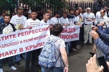 В Москве задержали около 60 участников пикета у здания суда, где рассматривают апелляции по делу "Хизб ут-Тахрир"