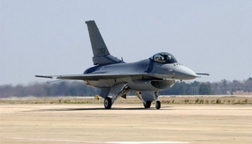 Болгария покупает восемь истребителей F-16