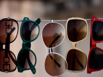 Эксперты: в некачественных солнцезащитных очках легко заполучить ожог сетчатки