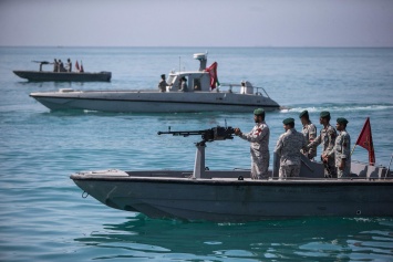 Иранский флот против британского