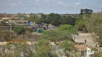 Взрыв и стрельба: террористы атаковали отель в Сомали, убив 10 человек