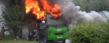 ЧП в Харькове: люди увидели дым и бросились на улицу (видео)