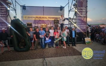 На фестивале "Рыбацкая удача-2019" отец с сыном выиграли два главных приза