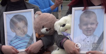 На Прикарпатье похоронили погибших в кровавом ДТП детей: фото и видео 18+