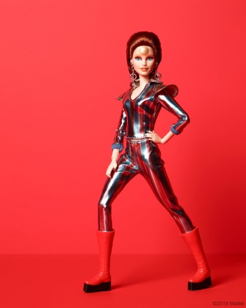 Компания-создатель Барби выпустила куклу в образе Дэвида Боуи