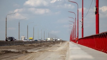История повторяется: как новый мост построили за 2 года, так и ремонт могут закончить в третий