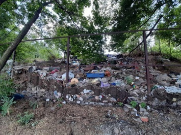В самом страшном парке Днепра снесли огромное поселение бездомных (Фото)