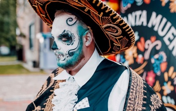 На арт-заводе «Платформа» пройдет ночной карнавал Santa Muerte