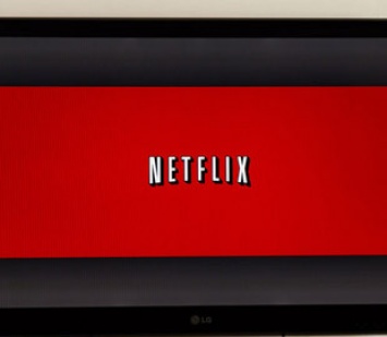 Netflix продлил сериал о проблемах подростков "13 причин почему" на четвертый сезон