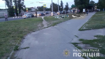 В Харькове новая ''Зайцева'' влетела на скорости в группу людей: первые фото