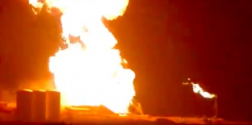 Прототип звездолета Маска загорелся во время проверки двигателя