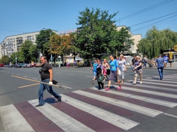 По инициативе Чекиты одесситы убрали площадь Деревянко после неудавшегося концерта