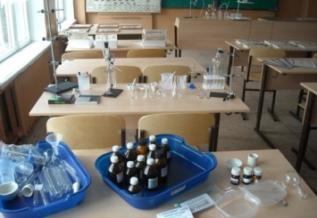 Новое лабораторное оборудование получили школы Херсонщины