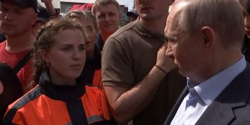 Волонтеры рассказали Путину о помощи пострадавшим от наводнения в Тулуне