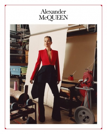 Английская роза: Кейт Мосс в рекламной кампании Alexander McQueen