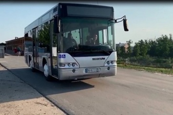 Сторонники «русского мира» испоганили новый автобус в Станице Луганской
