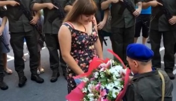 В Харькове военное мероприятие закончилось неожиданностью (видео)