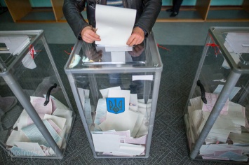 Избирательный участок в Днепре не открылся из-за испорченных бюллетеней