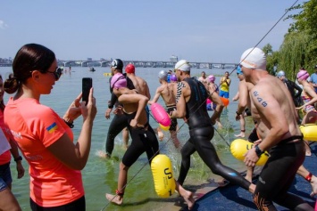 В Днепре впервые провели соревнования по плаванию на открытой воде «Dnipro Swim Race»