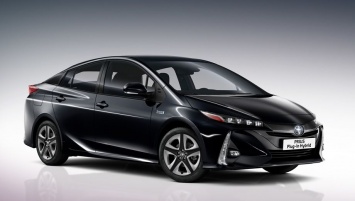 Подключаемый гибрид Toyota Prius стал пятиместным в Европе (ФОТО)