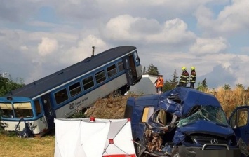 Маршрутка с украинцами попала в ДТП в Чехии - погибла женщина