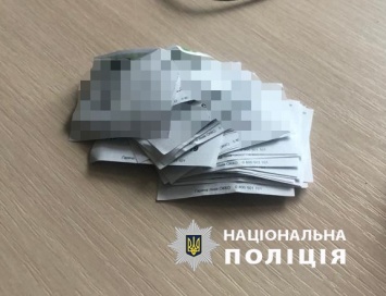 На Николаевщине чиновники РГА вымагали с предпринимателя взятку талонами на бензин