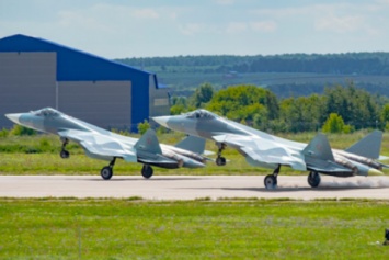 В России началось серийное производство истребителей пятого поколения
