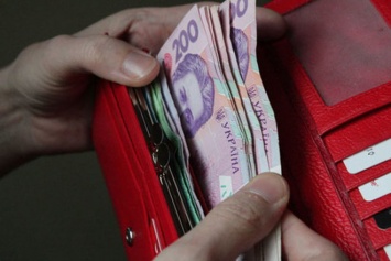 Размер зарплат в Украине вырос вместе с задолженностями