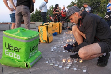 Трагическая смерть курьера Glovo: украинцы собрались вместе, чтобы открыть миру глаза