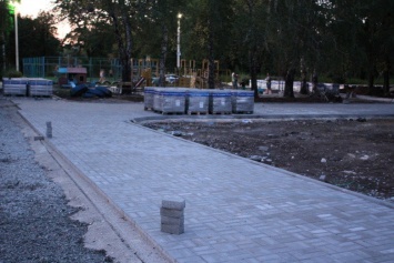 В Мирнограде продолжаются работы по реконструкции парка им. Гагарина. Что уже успели сделать?