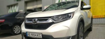 Ночью в Днепре на Победе угнали белую Honda CR-V