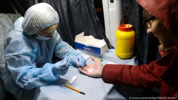 Почему в России растет число ВИЧ-инфицированных