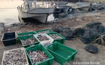 Возле Геническа водные патрульные обнаружили браконьеров с крупным уловом