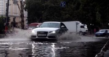 В Одессе за два дня выпала 2-месячная норма осадков (видео)