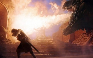 Сценаристы «Игры престолов» раскрыли загадку, почему дракон Дейнерис сжег Железный трон