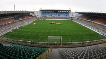 Стадион «Ян Брейдель» чемпионат Европы, народный герой и гибридное поле