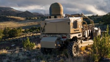 Raytheon построит для ВВС США прототипы мобильных боевых лазерных комплексов
