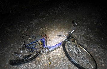 В Ровенской области пьяный подросток на угнанном авто насмерть сбил велосипедиста