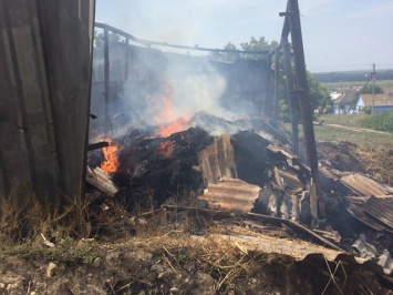 В Новой Одессе дети сожгли сеновал, а почему горел дом в Казанке - полиция разберется (ФОТО)