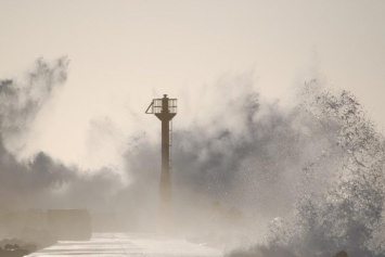 Наивысшая опасность: КНР "атакует" мощнейший тайфун