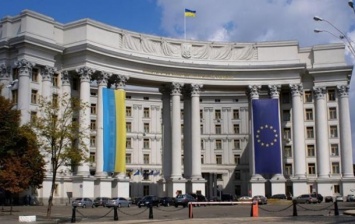Названы топ-страны в оформлении украинских е-виз