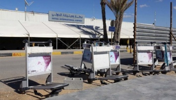 Столичный аэропорт Ливии приостановил работу после ракетного обстрела