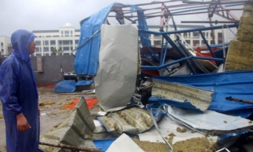 В Китае количество погибших от тайфуна "Лекима" возросло до 32 человек
