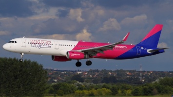 Украинцы угрожали жечь шины в аэропорту Лиссабона из-за скандала с Wizz Air